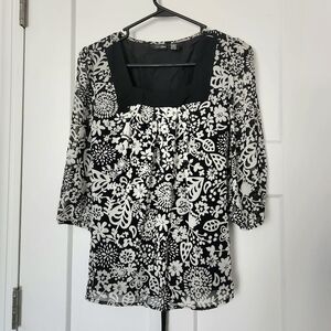 Women's Black and White Floral Top